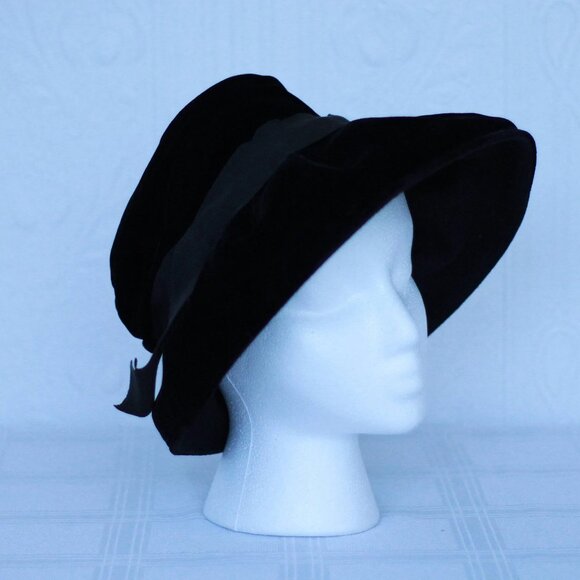New look 50's black velvet hat - Picture 2 of 6